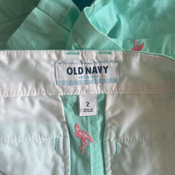 Pink ostrich old navy shorts. Size 2 - Picture 3 of 3